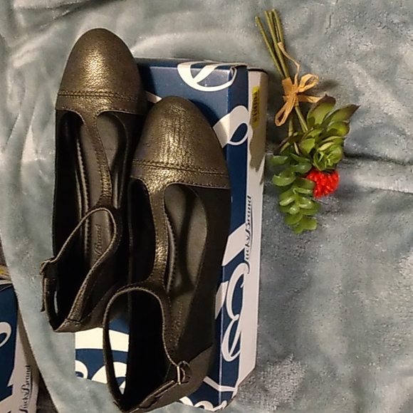 Black/Pewter goat tide size 7M T-strap - Picture 1 of 5